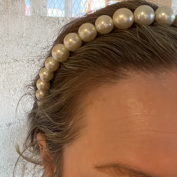 Pearl hairband. Simple and elegant! NWOT - Picture 2 of 3